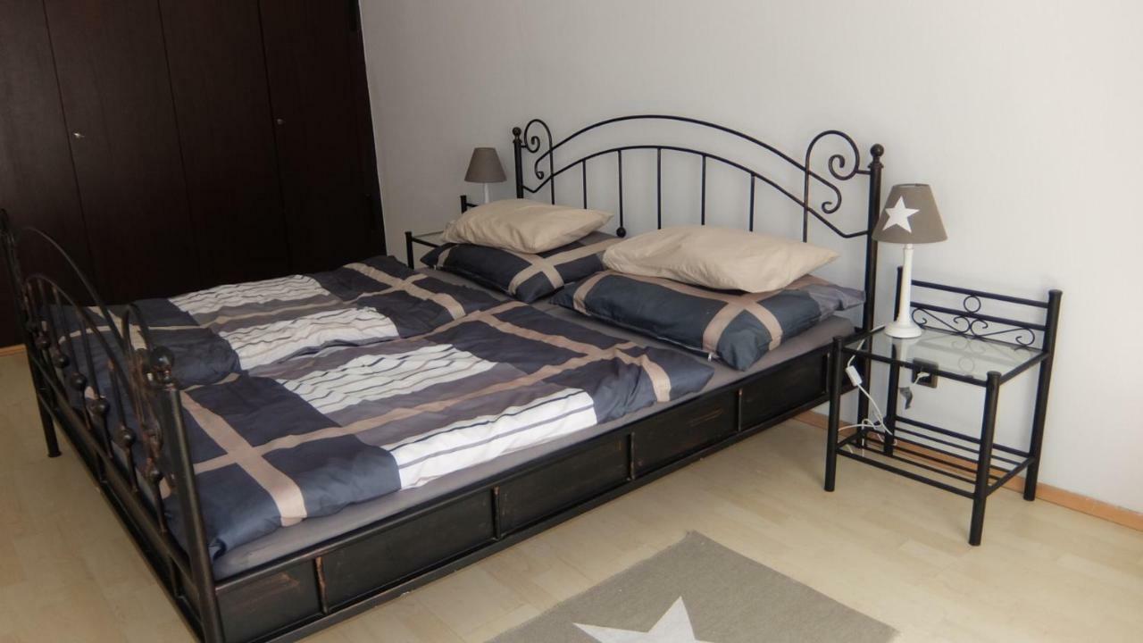 Village Appartements Вайдхофен-ан-дер-Тая Екстериор снимка