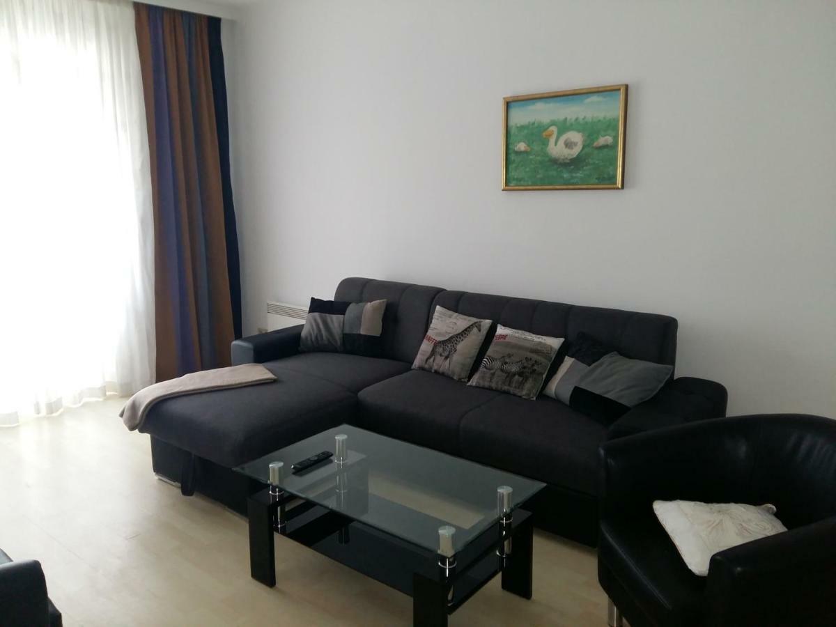 Village Appartements Вайдхофен-ан-дер-Тая Екстериор снимка